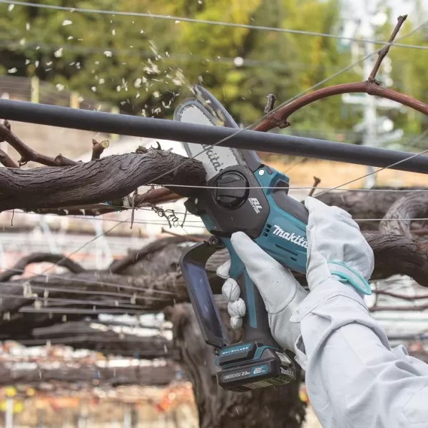 Aku prořezávací pila Makita UC100DWA01 100 mm Li-ion CXT 12V/1x2,0 Ah