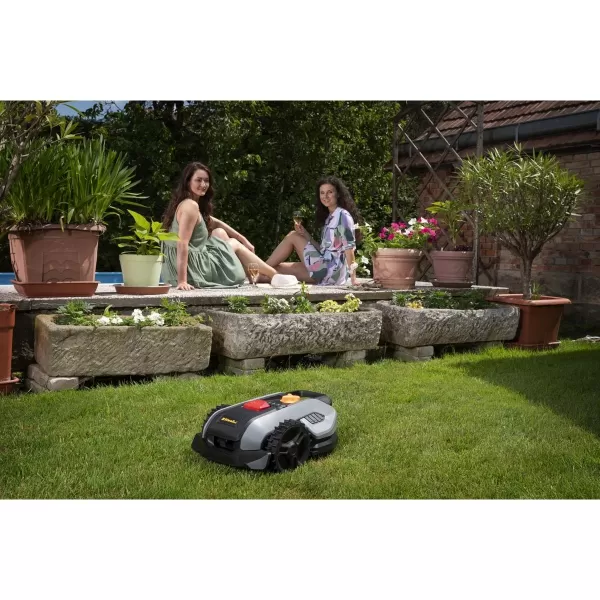 Robotická aku sekačka 500 m2 RRM 500 APP Riwall s možností ovládání přes WiFi nebo Bluetooth