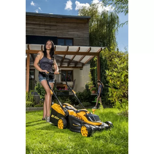 Aku travní sekačka RALM 3820 set + 2x 4Ah baterie + 2x nabíječka 20 V Riwall