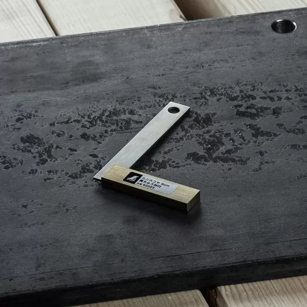 Nerezový mini úhelník SHINWA s robustní mosaznou základnou - 90 mm