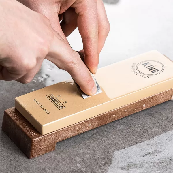 Japonský jemný brusný kámen KING S-3 Madoaki - zrnitost 6000