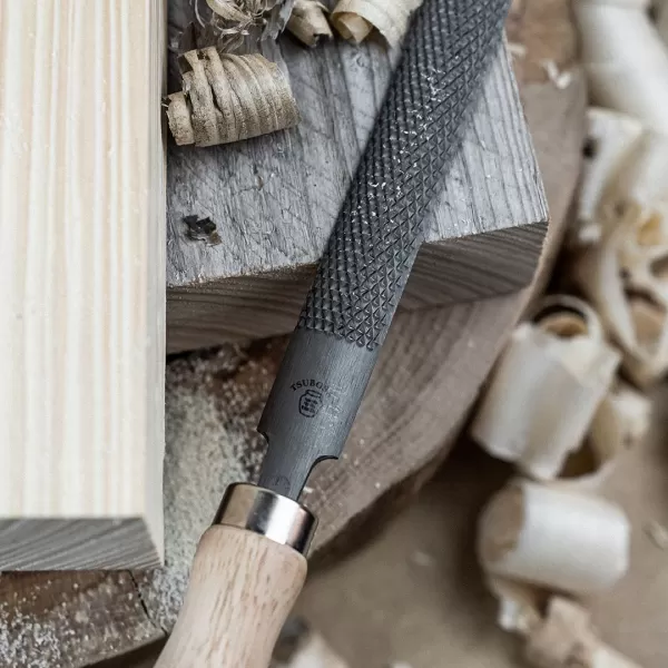 Japonská rašple TSUBOSAN ME-2 s dřevěnou rukojetí