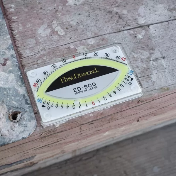 Japonský kompaktní sklonoměr a vodováha EBISU ED-SCD