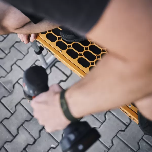 Multifunkční skládací stůl a plošina STRONGBOLD StrongBench B910