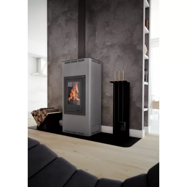 AQUAFLAM 12 hnědá-sametová - teplovodní krbová kamna s výměníkem, manuální regulací