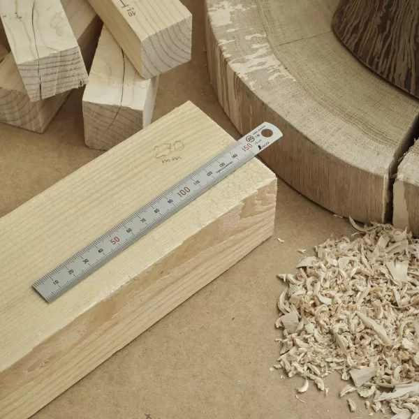 Japonské nerezové pravítko SHINWA s magnetem - 150 mm