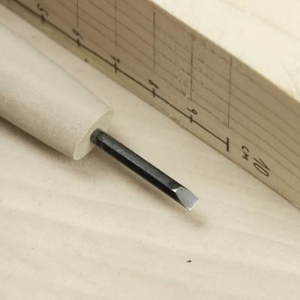 Japonské řezbářské mini-dláto SENKICHI s plochou čepelí - 3 mm