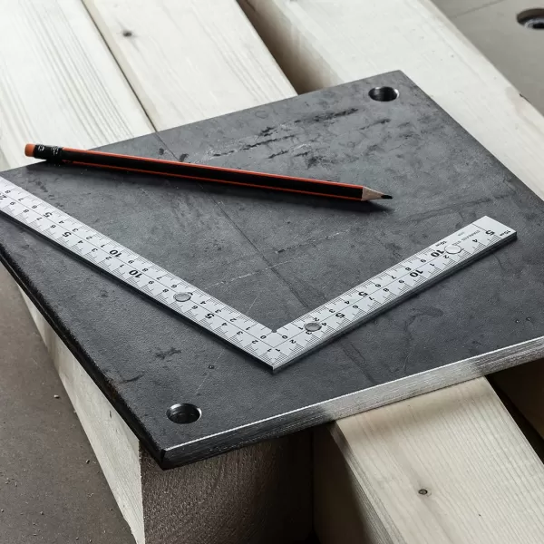 Japonský magnetický lešenářský úhelník SK11 z nerezové oceli - 300 mm