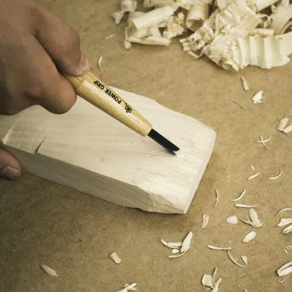 Japonské řezbářské mini-dláto MIKISYO Power Grip s V čepelí - 4,5 mm