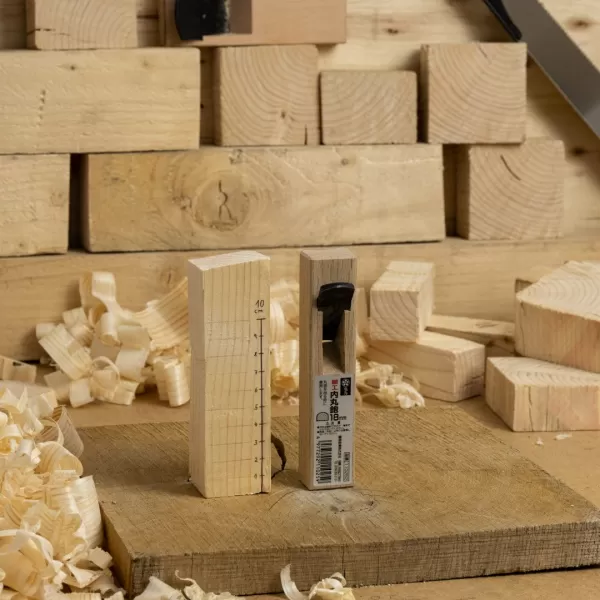 Japonský hoblík na dřevo UMEBACHI RYUMA Mini, příčně konkávní - 18 mm