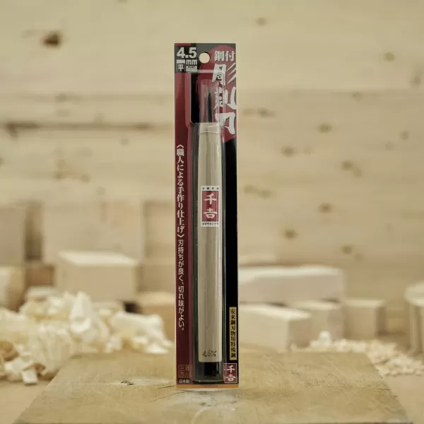 Japonské řezbářské mini-dláto SENKICHI s plochou čepelí - 4,5 mm