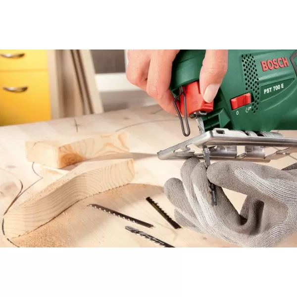 Kmitací pila Bosch PST 700 E Compact 06033A0020