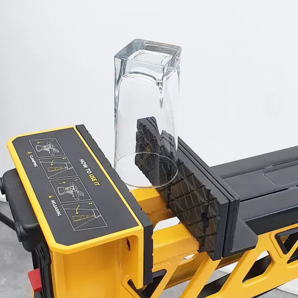 Přenosný stojanový svěrák STRONGBOLD S1