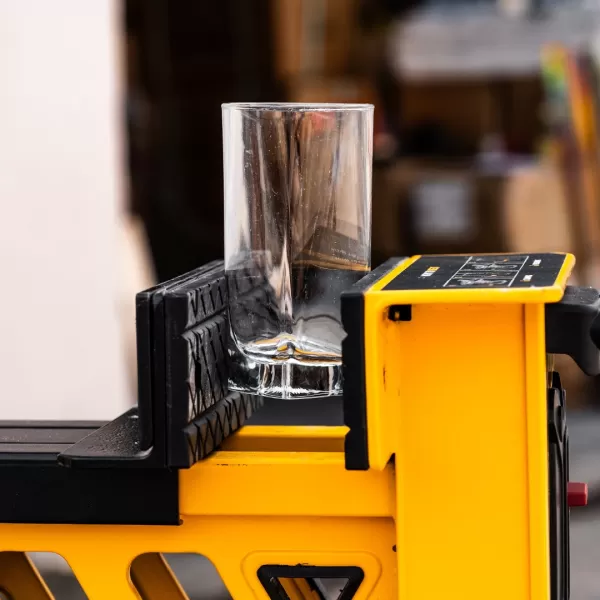 Přenosný stojanový svěrák STRONGBOLD S1