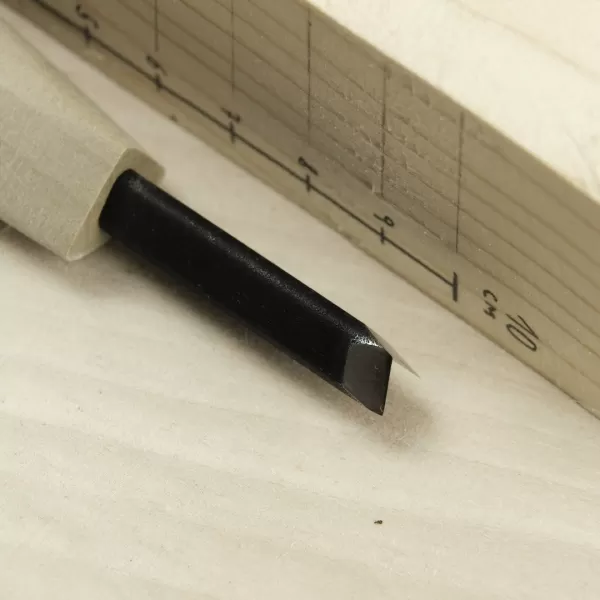 Japonské řezbářské mini-dláto SENKICHI s V čepelí - 6 mm
