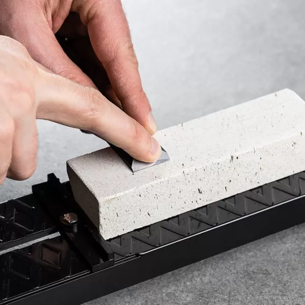 Přírodní malý brusný vodní kámen typ Amakusa - zrnitost 500 až 700