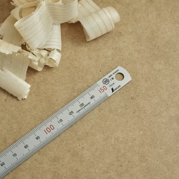 Japonské nerezové pravítko SHINWA s magnetem - 150 mm