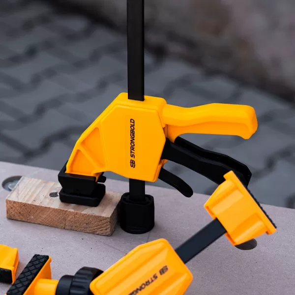 Svislá upínka - šroubovací svorka STRONGBOLD StrongClamp - 25 cm