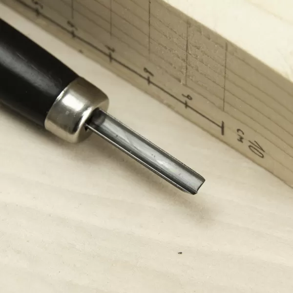 Japonské řezbářské mini-dláto SAKURA Nihon s V čepelí - 3 mm