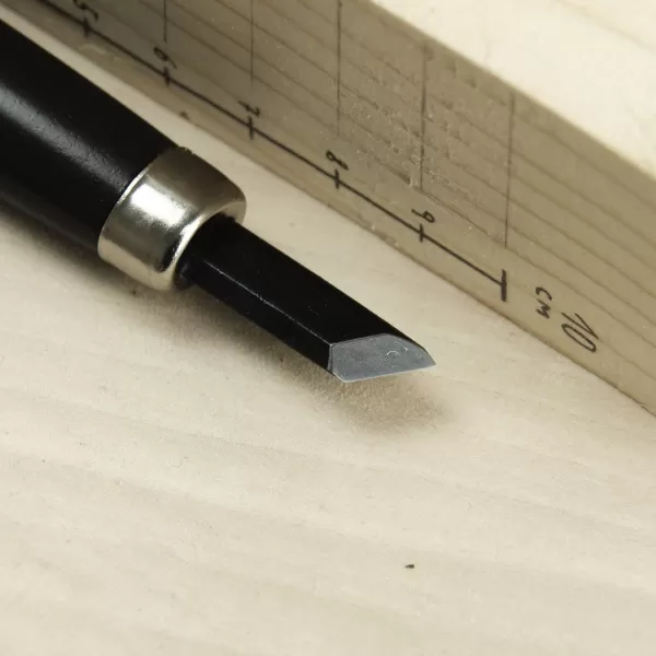 Japonské řezbářské mini-dláto SAKURA Nihon s pravo-šikmou čepelí - 7,5 mm