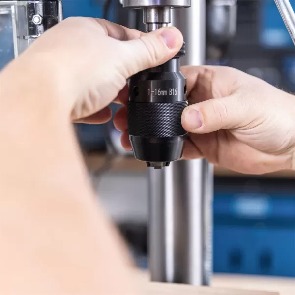 Vrtačka stojanová Scheppach TBM 300 Vario křížovým laserem a LED osvětlením 5906835901