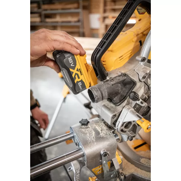 Aku pokosová pila DeWALT DCS782N, 18V, 305 mm