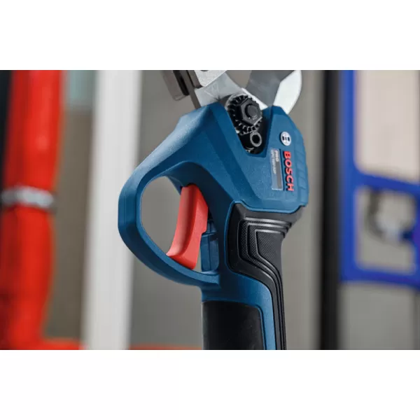 Aku nůžky na plastové trubky Bosch GPC 18V-32P Professional + L-Boxx