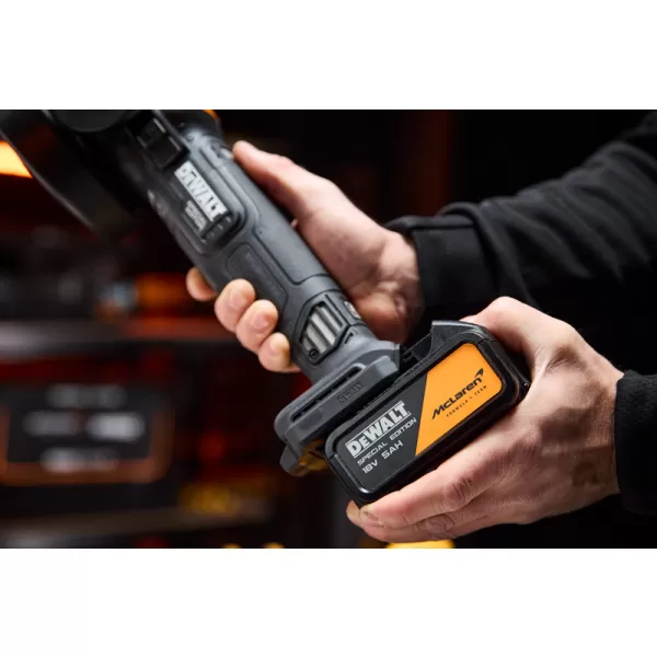 Aku úhlová bruska DeWALT DCG45MP2T McLaren 125 mm, 2 x 5.0 ah