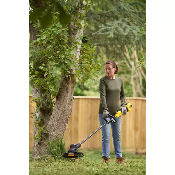 Strunová sekačka Stanley FATMAX® SFMSTB930M, V20, 1 x 4.0 Ah 18 V