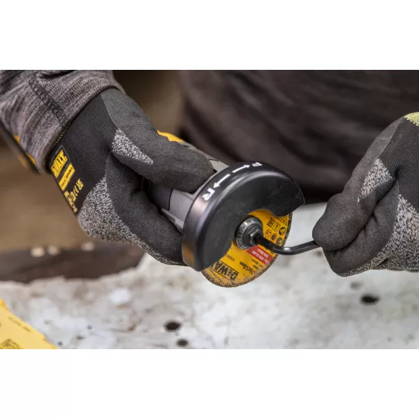Aku přímá řezačka Dewalt DCG430E2T, 2x1,7Ah