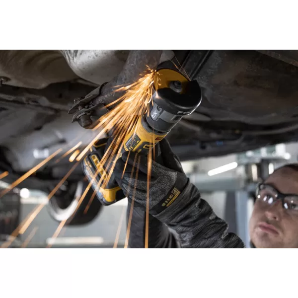 Aku přímá řezačka Dewalt DCG430N