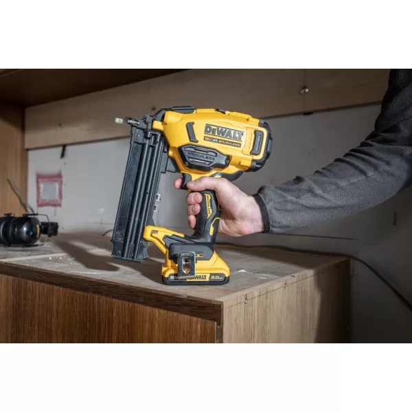 Aku dokončovací hřebíkovačka DeWALT DCN210SNT, TSTAK solo