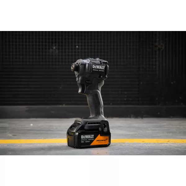Aku rázový utahovák DeWALT DCF86MP2T McLaren 2 x 5.0 ah