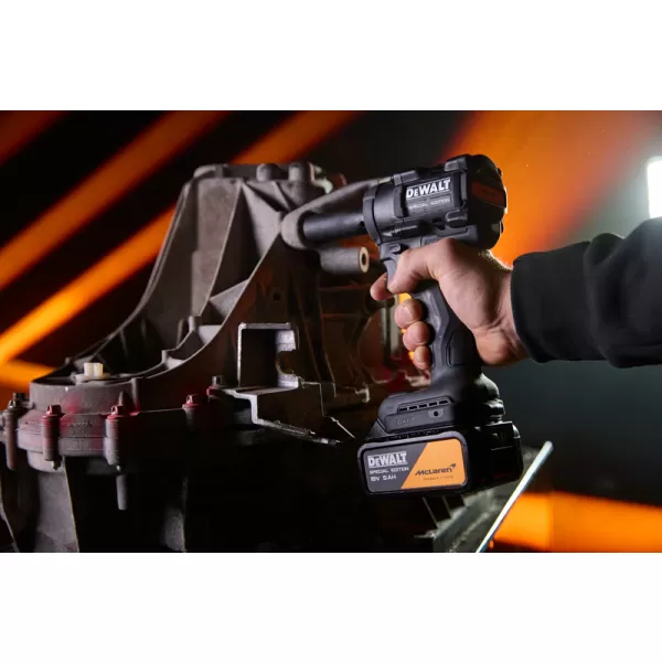 Kombo sada DeWALT DCK2224MP2T McLaren DCF86M + DCF99M 2 x 5 ah