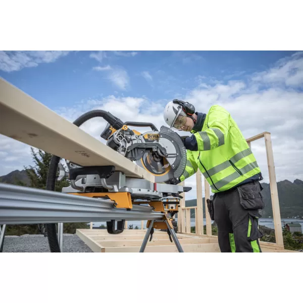 Aku pokosová pila DeWALT DCS782XW2, 18V, 305 mm, 2x8,0Ah