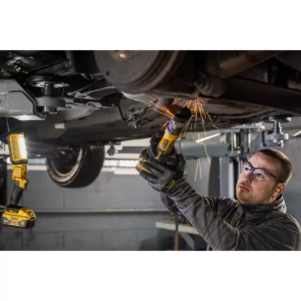 Aku přímá řezačka Dewalt DCG430E2T, 2x1,7Ah