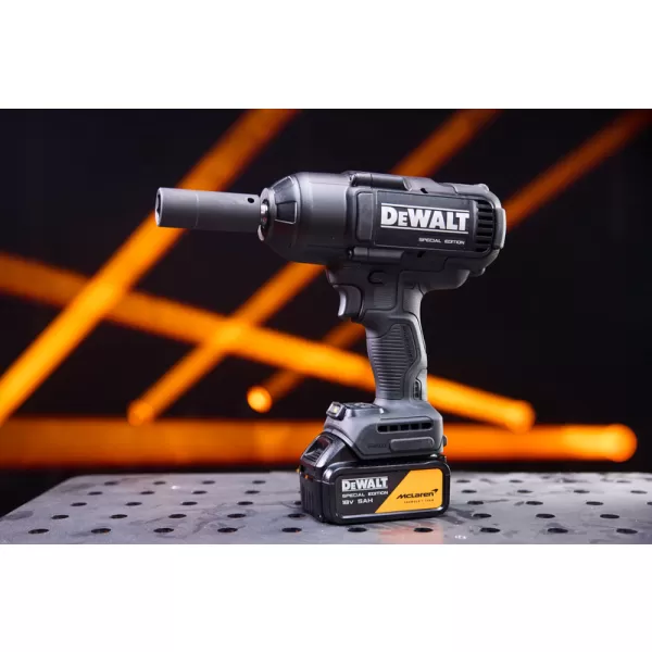 Aku rázový utahovák s vysokým momentem DeWALT DCF99MP2T McLaren - 2 x 5 ah