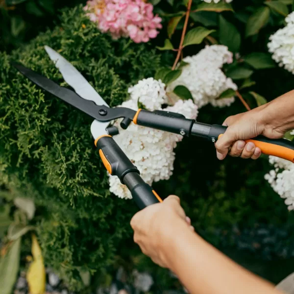 Nůžky na živé ploty Fiskars OneClick