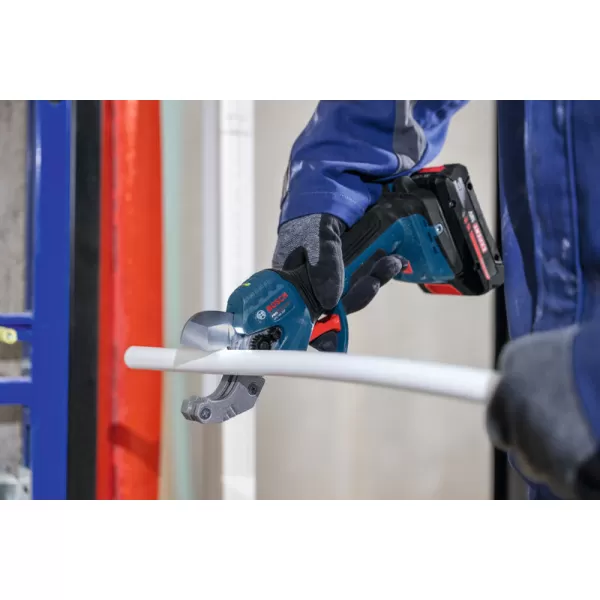 Aku nůžky na plastové trubky Bosch GPC 18V-32P Professional + L-Boxx
