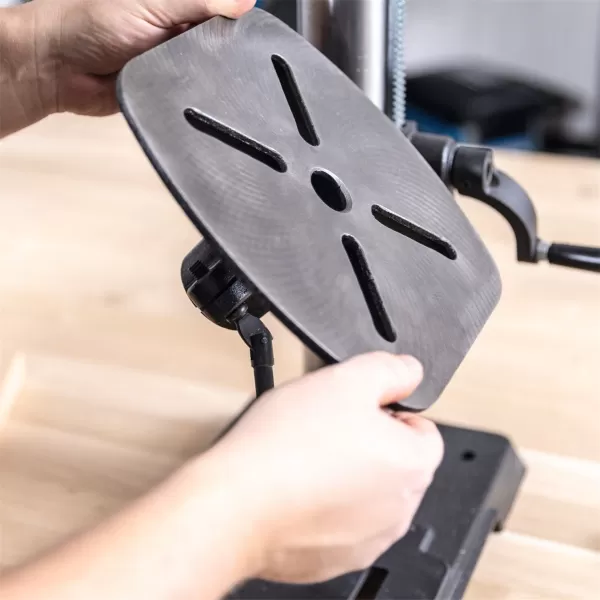 Vrtačka stojanová Scheppach TBM 300 Vario křížovým laserem a LED osvětlením 5906835901