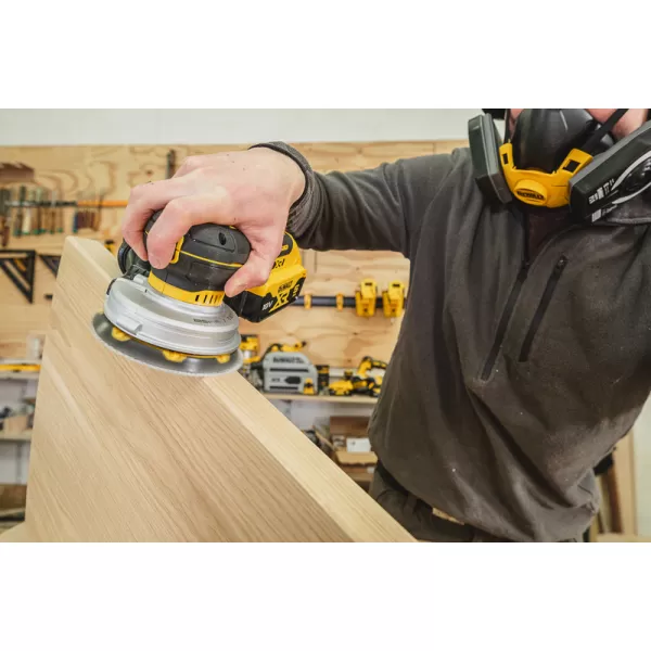 Aku excentrická bruska DeWALT DCW211N, 125 mm, bez akumulátorů