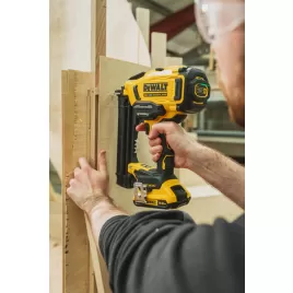 Aku dokončovací hřebíkovačka DeWALT DCN210SNT, TSTAK solo