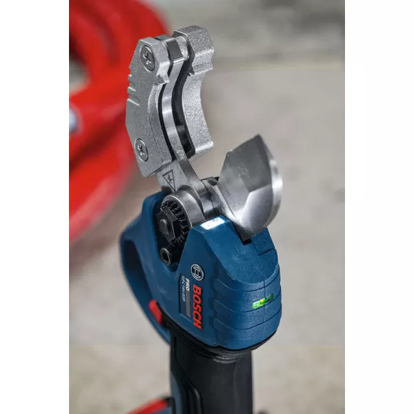 Aku nůžky na plastové trubky Bosch GPC 18V-32P Professional