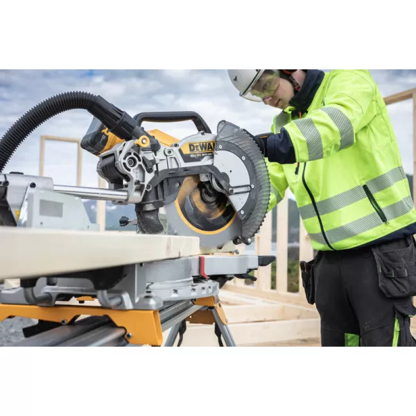Aku pokosová pila DeWALT DCS782XW2, 18V, 305 mm, 2x8,0Ah