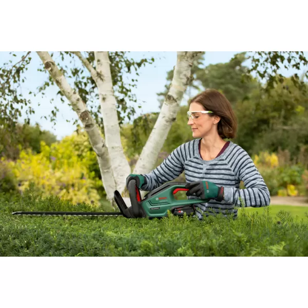 Aku nůžky na živý plot Bosch UniversalHedgeCut 18V-50