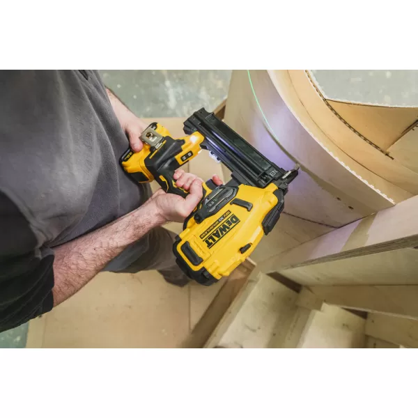Aku dokončovací hřebíkovačka DeWALT DCN210SD2, TSTAK, 2x2,0Ah