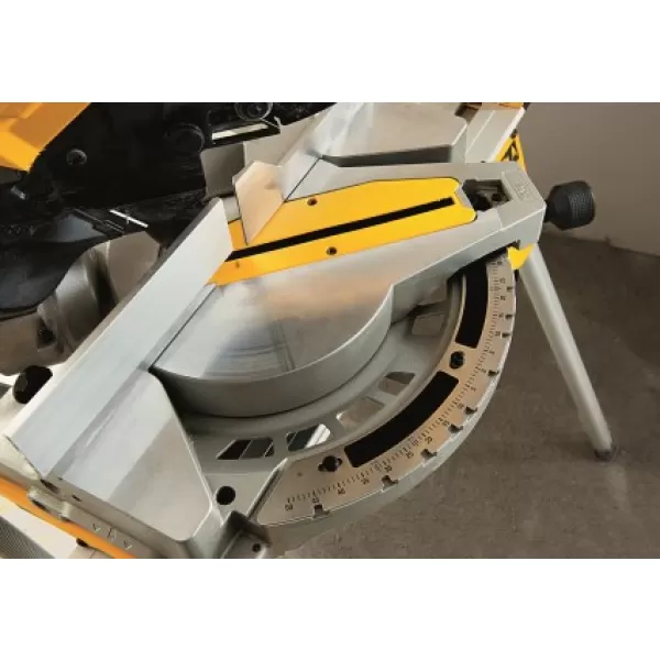 Pokosová pila DeWALT D27113, 1 600 W 305 mm