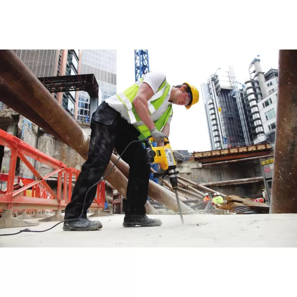 Sekáč špičatý DeWALT SDS-Max DT6820