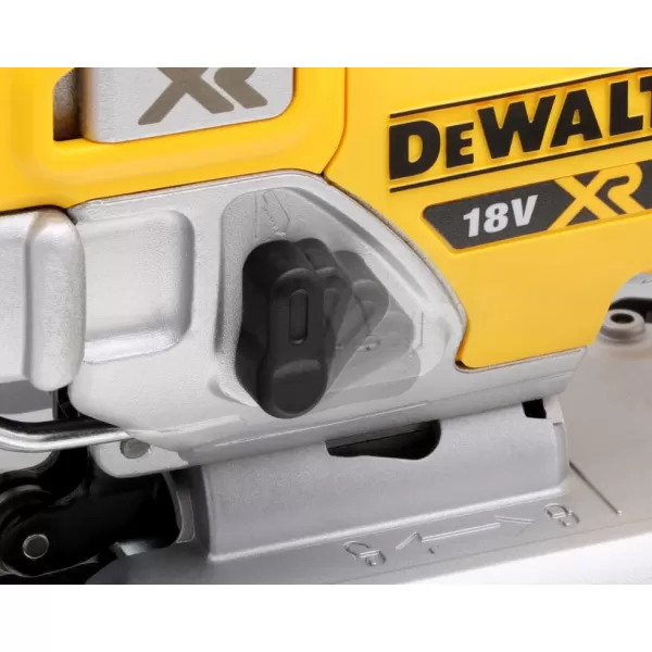 Aku přímočará pila DeWalt DCS334NT - solo