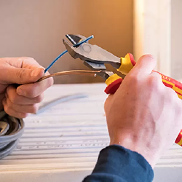 Boční štípací kleště Stanley VDE 1000V - úzké 160 mm 0-84-009